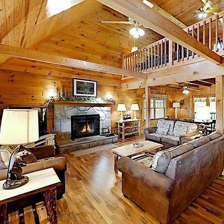 Mountain Lion'S Tales Gatlinburg Exterior foto