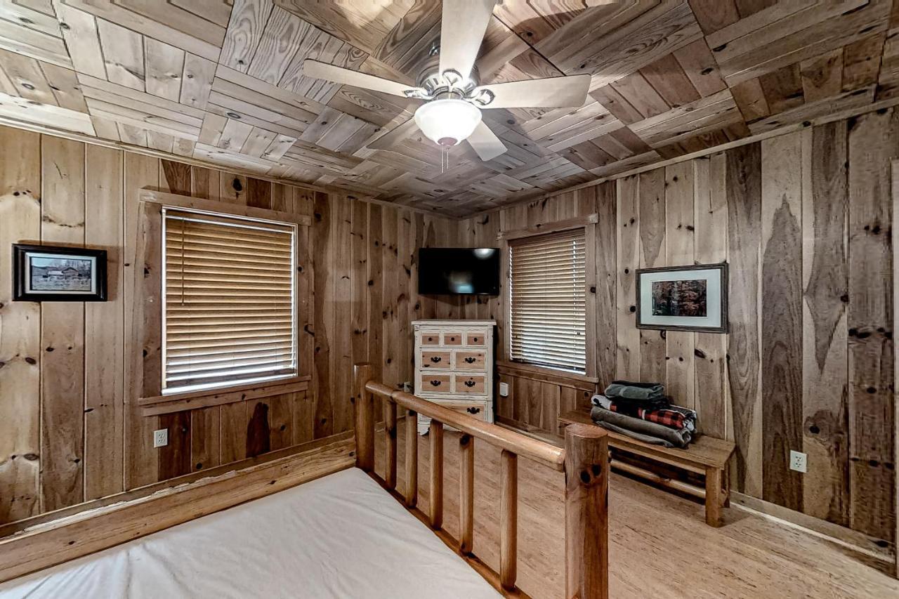 Mountain Lion'S Tales Gatlinburg Exterior foto