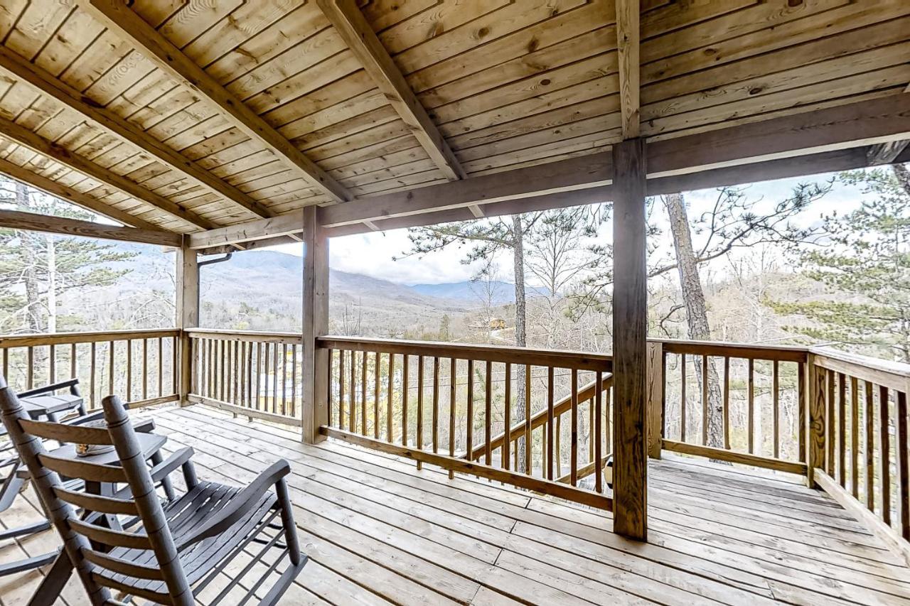 Mountain Lion'S Tales Gatlinburg Exterior foto