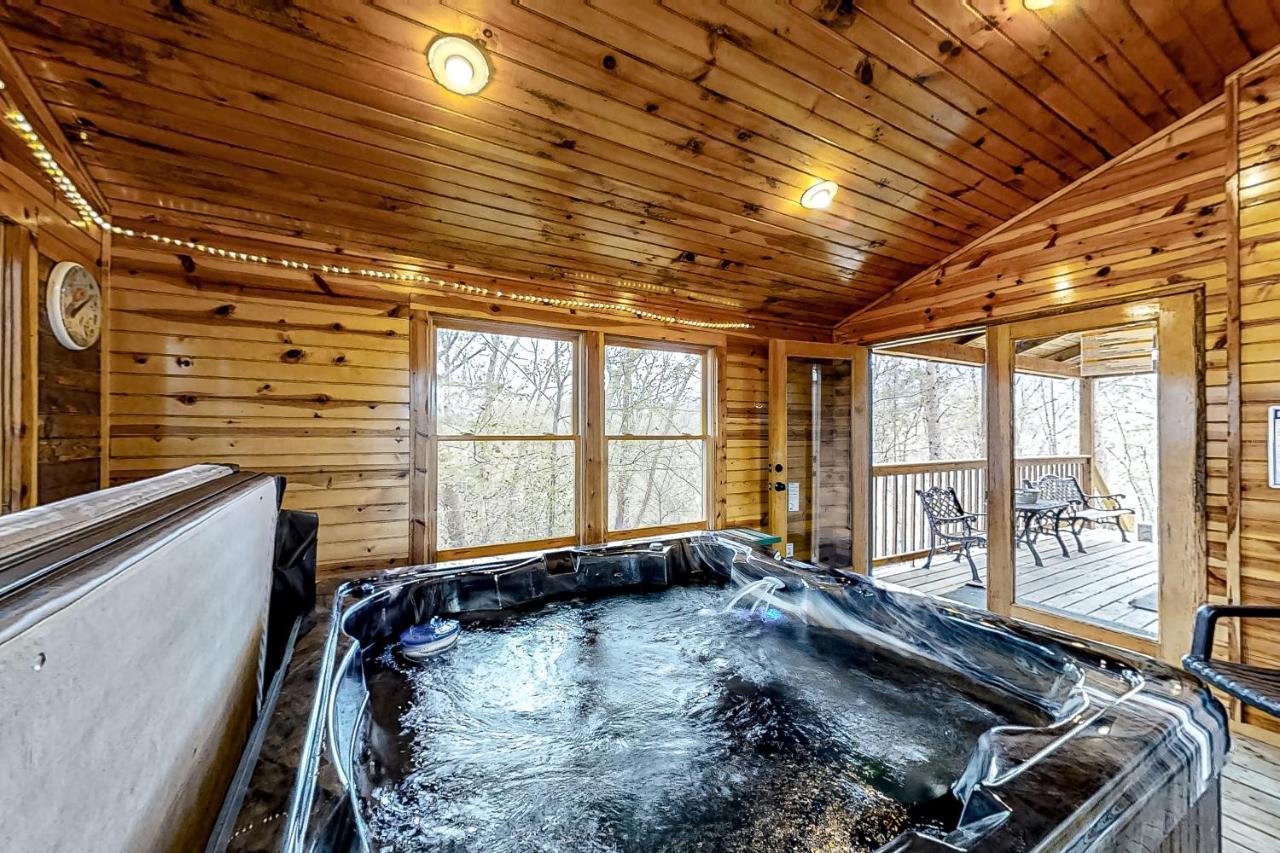 Mountain Lion'S Tales Gatlinburg Exterior foto