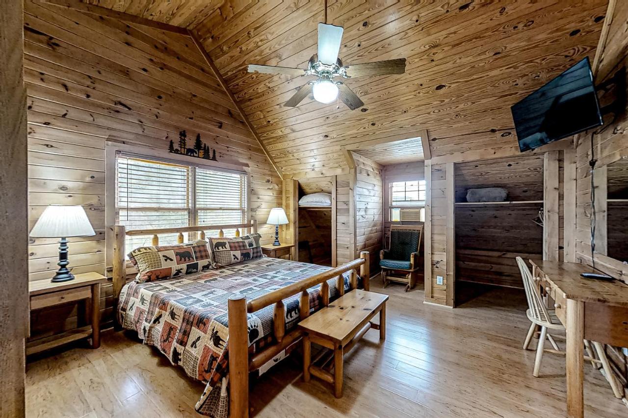 Mountain Lion'S Tales Gatlinburg Exterior foto